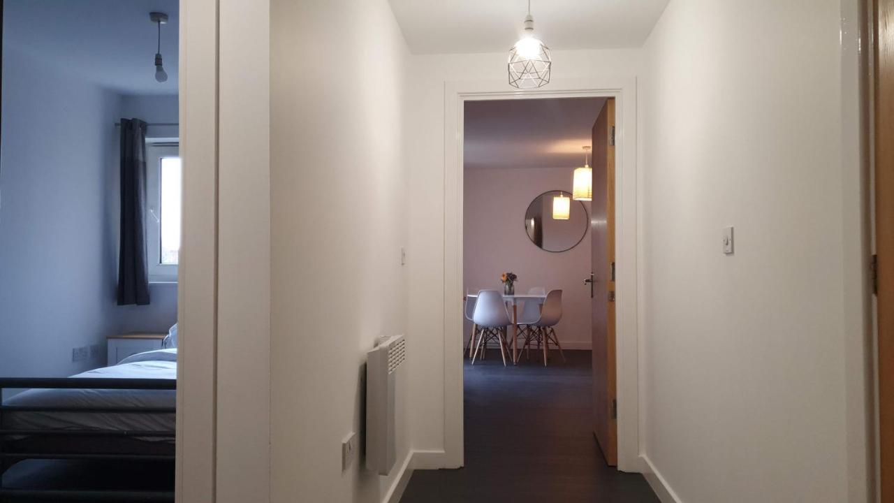 Spacious London Apartment 5 Min Walk To Leytonstone Underground Station And 5 Stops To Zone 1 ภายนอก รูปภาพ