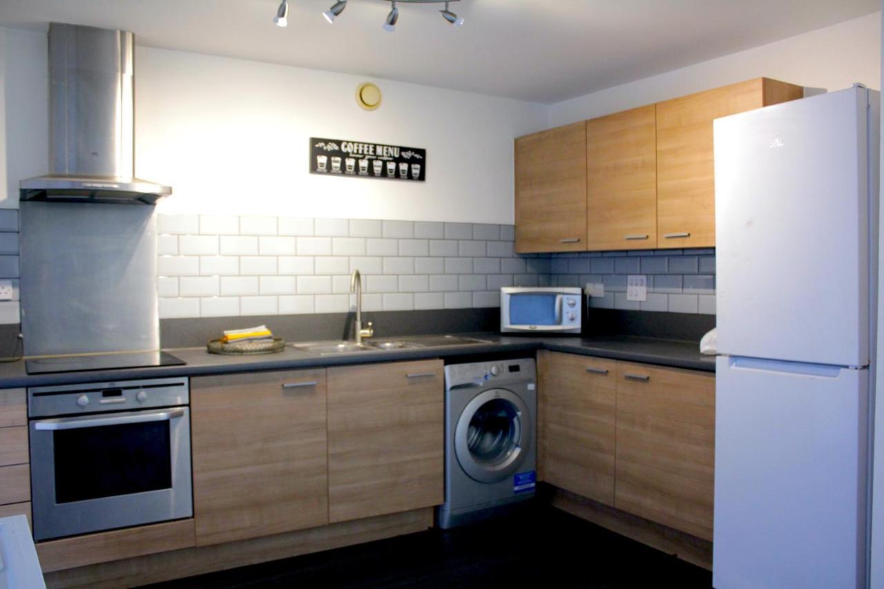 Spacious London Apartment 5 Min Walk To Leytonstone Underground Station And 5 Stops To Zone 1 ภายนอก รูปภาพ
