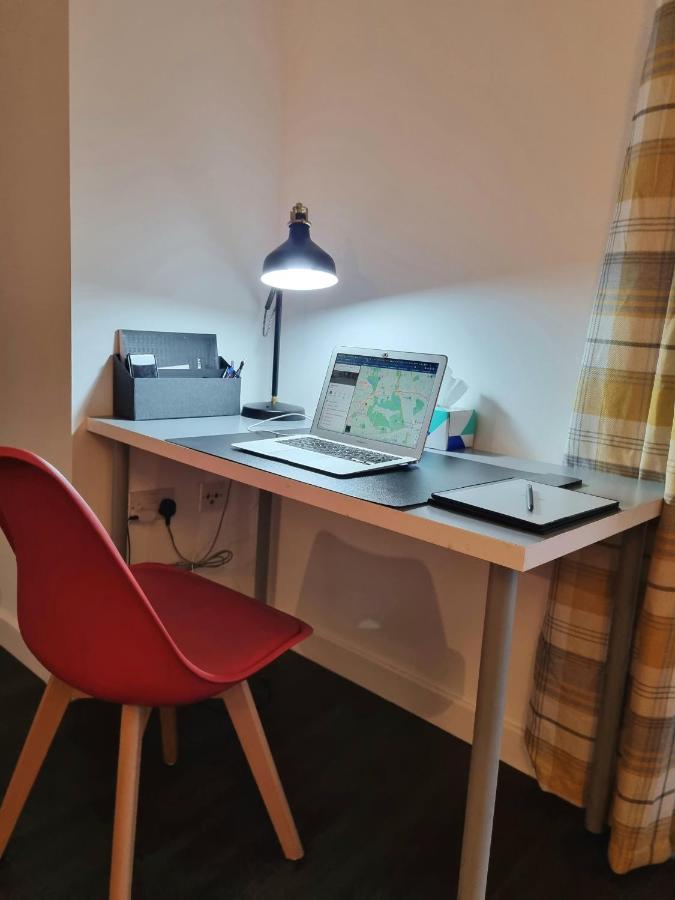 Spacious London Apartment 5 Min Walk To Leytonstone Underground Station And 5 Stops To Zone 1 ภายนอก รูปภาพ