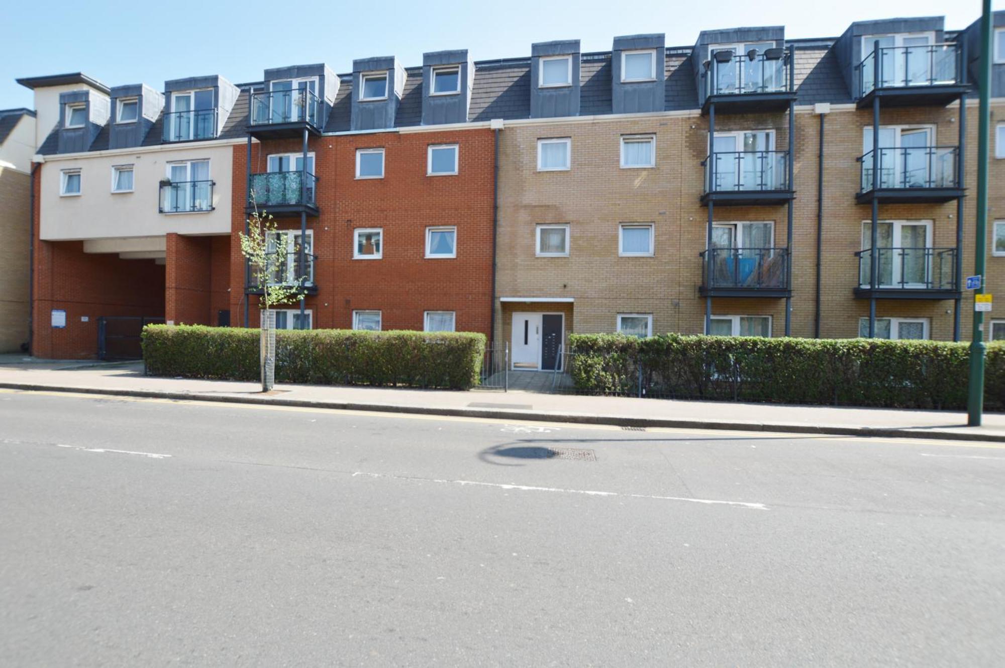 Spacious London Apartment 5 Min Walk To Leytonstone Underground Station And 5 Stops To Zone 1 ภายนอก รูปภาพ